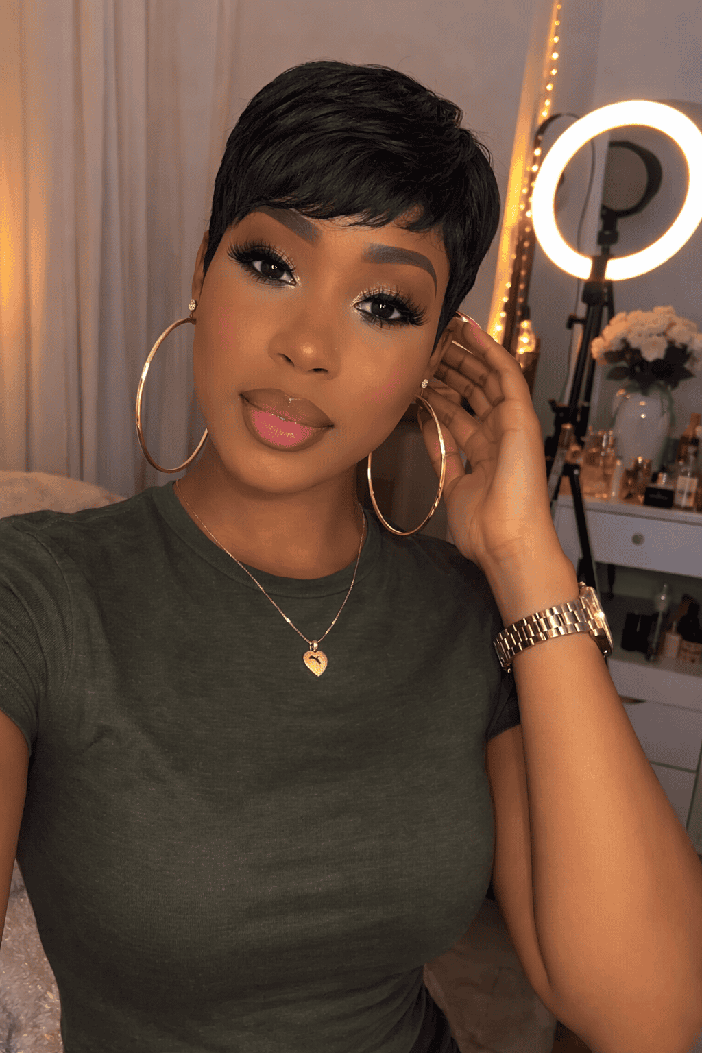 Oblique bangs short straight hair hood